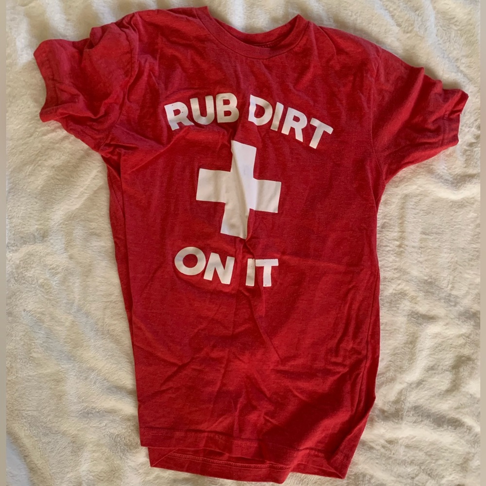 Graphic tee, size small